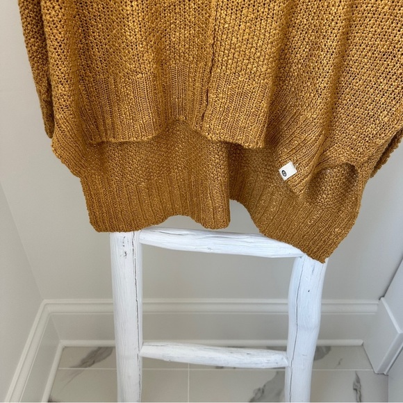 Rip Curl Mustard Crew Neck Sweater with Ribbed Texture Size Small - Picture 6 of 9